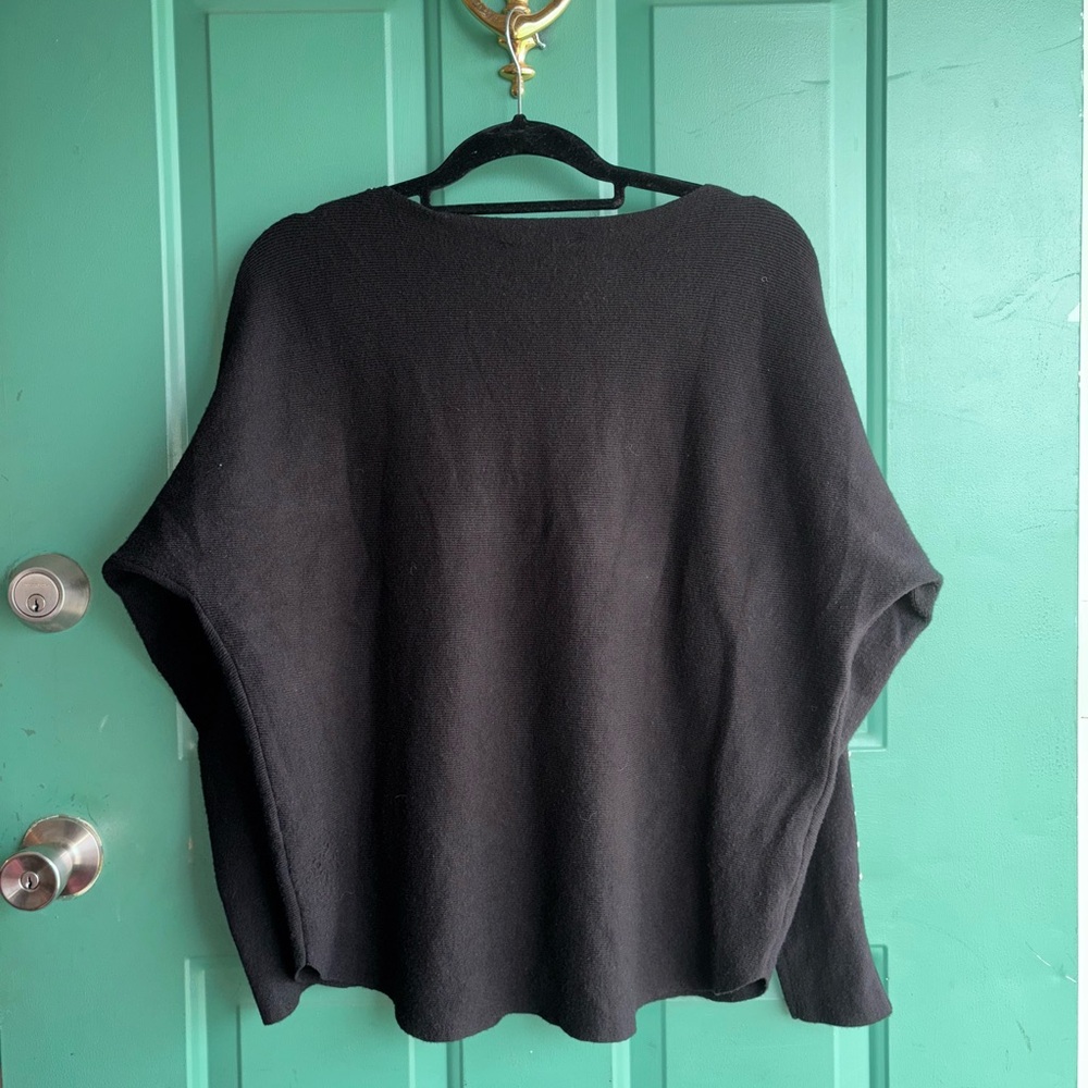 Sioni XL lightweight Black knit top faux-leather panels / metallic studs - Picture 7 of 8